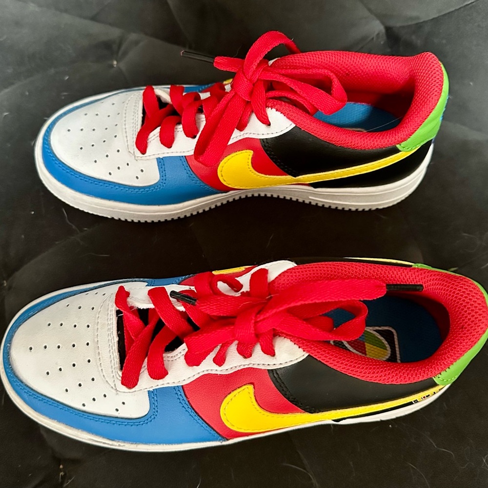 Boys Limited Edition Nike x Uno Collaboration size 4.5Y